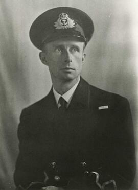 Riley, Quinton Theodore Petroc Molesworth, 1905-1980, Lieutenant Commander RN and polar explorer